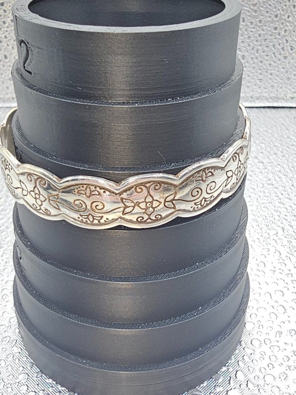 Retired Brighton Silver Plated Scalloped Floral Scroll Bangle Bracelet Size 7.5"